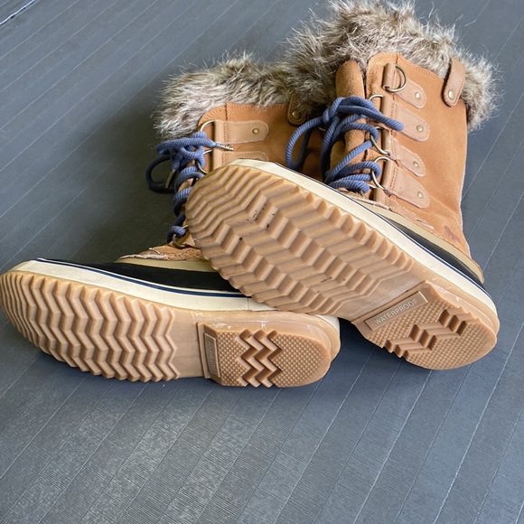 Sorel Boots - Picture 10 of 10